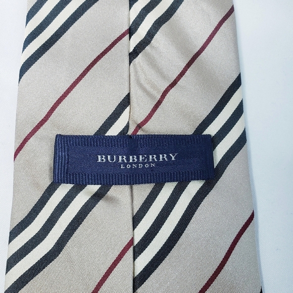 Burberry Regimental Stripe Signature Tie Silk Classic Signature - Picture 8 of 9